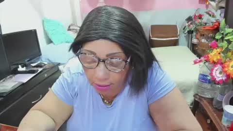 Snapshot of mrs_mommy chatting on July 27, 6:15 pm mrs_mommy online show from July 27, 6:15 pm