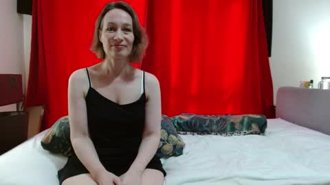Mrs Velvet Vixen online show from March 25, 8:53 am