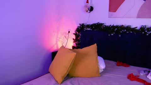 Molly online show from December 13, 11:55 am