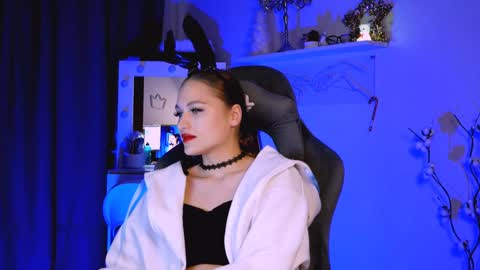 Snapshot of mrstenderbeast chatting on December 8, 8:30 am YOUR OWNER online show from December 8, 8:30 am