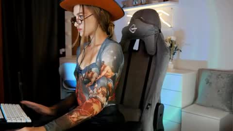 Snapshot of mrstenderbeast chatting on February 20, 8:58 pm YOUR OWNER online show from February 20, 8:58 pm