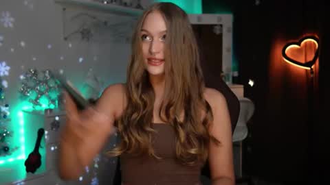 Snapshot of mrstenderbeast chatting on December 20, 3:30 pm YOUR OWNER online show from December 20, 3:30 pm