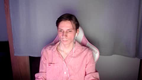 Shy Boy  online show from November 27, 8:11 pm