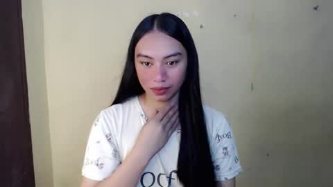 Snapshot of ms_bellaxoxo chatting on May 24, 12:59 am Bella online show from May 24, 12:59 am