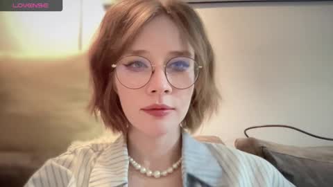 Snapshot of ms_christiana chatting on November 17, 3:45 am ms_christiana online show from November 17, 3:45 am