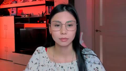 ms_emily_ online show from May 12, 10:56 am