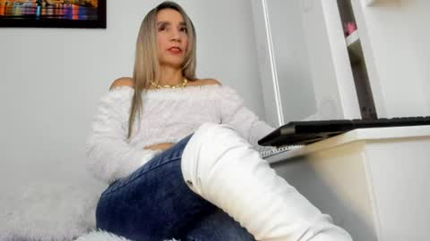 ms_lunarose online show from June 13, 1:58 am