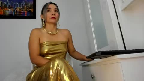 ms_lunarose online show from June 14, 5:26 pm