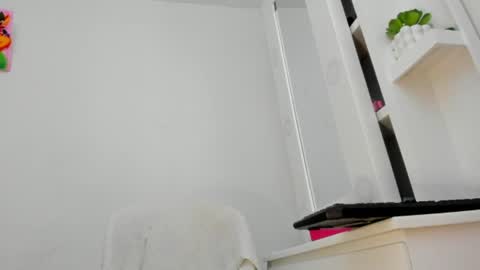 ms_lunarose online show from July 23, 6:50 pm
