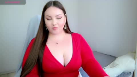 Snapshot of ms_sensitive chatting on May 5, 5:37 am Alexi online show from May 5, 5:37 am