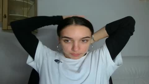 ms_sophiee online show from March 12, 7:17 pm