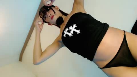 mscherry_ online show from June 21, 5:48 pm