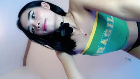 mscherry_ online show from July 17, 8:43 am