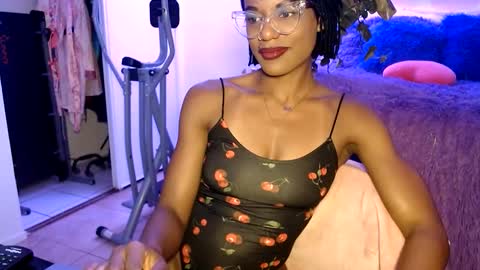 Snapshot of msemonibrown chatting on May 11, 4:29 am CocoSage online show from May 11, 4:29 am