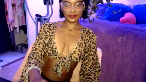 Snapshot of msemonibrown chatting on May 19, 4:52 am CocoSage online show from May 19, 4:52 am