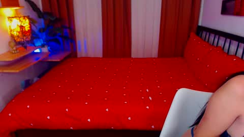 Snapshot of mshardhugedickx chatting on July 1, 1:24 pm Goddess Tyra online show from July 1, 1:24 pm