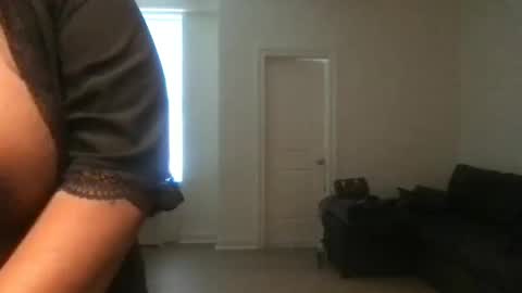 Snapshot of msjonemillion chatting on December 25, 9:00 pm Chocolate Candy Stick online show from December 25, 9:00 pm