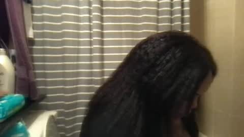 Snapshot of msjonemillion chatting on December 29, 2:49 am Chocolate Candy Stick online show from December 29, 2:49 am