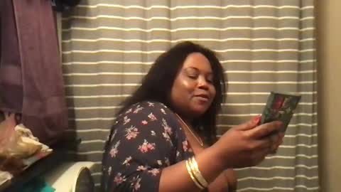 Snapshot of msjonemillion chatting on February 24, 1:35 am Chocolate Candy Stick online show from February 24, 1:35 am