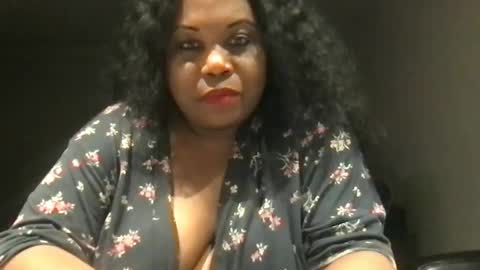 Snapshot of msjonemillion chatting on November 13, 2:10 am Chocolate Candy Stick online show from November 13, 2:10 am