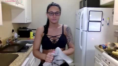 Snapshot of mskinkypunishur chatting on October 2, 1:18 pm mskinkypunishur online show from October 2, 1:18 pm