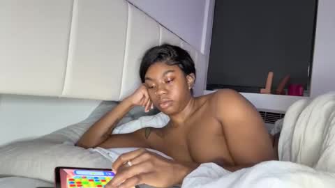 mskitty000 online show from March 5, 11:23 pm