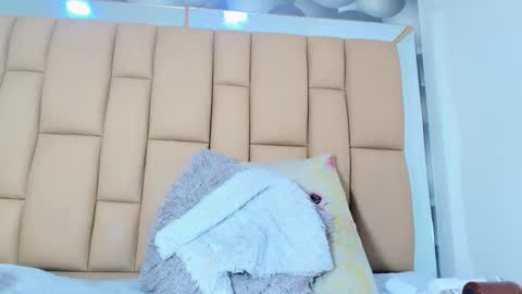 Snapshot of mss_samy chatting on December 16, 3:11 am MARIA ANTONELLA 3 online show from December 16, 3:11 am