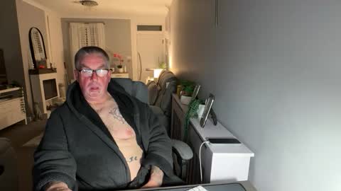 mtb1697 online show from November 1, 11:40 pm