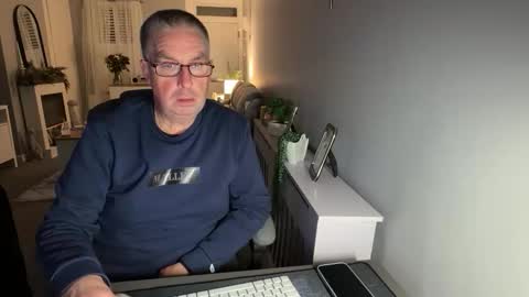 mtb1697 online show from December 4, 11:02 pm