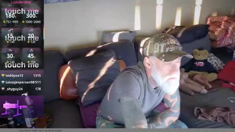 Snapshot of mtlbiker chatting on January 18, 8:56 pm BikerDude online show from January 18, 8:56 pm