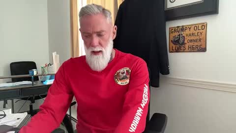 Snapshot of mtlbiker chatting on February 6, 4:32 pm BikerDude online show from February 6, 4:32 pm