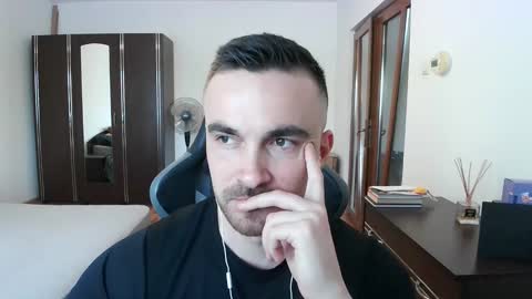 Victor online show from April 30, 4:02 pm