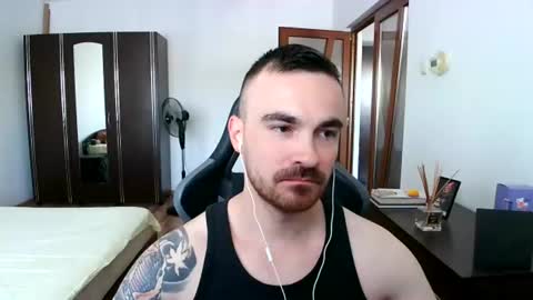 Snapshot of mu5clemania chatting on July 23, 7:28 am Victor online show from July 23, 7:28 am