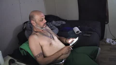 Muffdiver online show from June 25, 3:28 am
