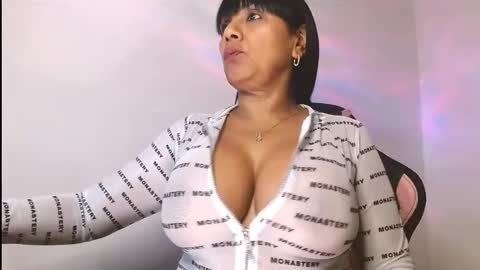 yuli online show from January 13, 12:32 pm