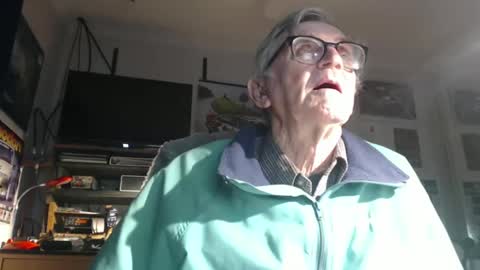 Snapshot of mulldoon1950 chatting on September 14, 6:01 am mulldoon1950 online show from September 14, 6:01 am