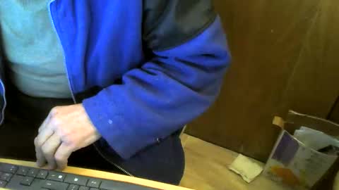 Snapshot of muller520 chatting on November 22, 6:45 am muller520 online show from November 22, 6:45 am