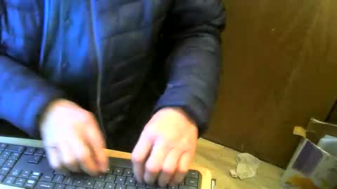 Snapshot of muller520 chatting on December 2, 9:14 am muller520 online show from December 2, 9:14 am