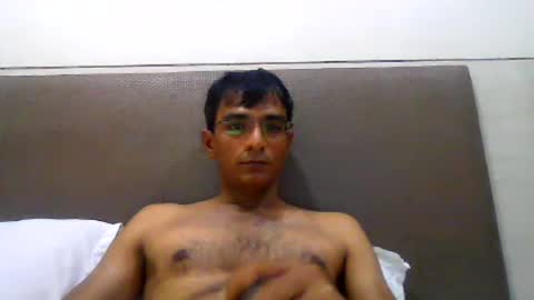 Snapshot of mumbaimonster8inch chatting on August 5, 4:59 am rajesh engineer online show from August 5, 4:59 am