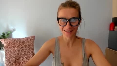 LOVELY JULIA  Peter DAY online show from January 13, 11:19 am