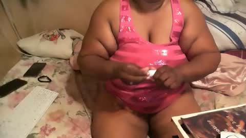 Snapshot of munniegalz1 chatting on November 23, 9:03 pm your angel online show from November 23, 9:03 pm