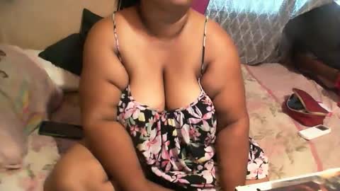 Snapshot of munniegalz1 chatting on December 16, 10:53 am your angel online show from December 16, 10:53 am