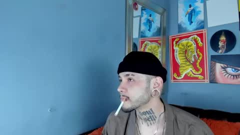 Snapshot of murdockh chatting on May 25, 6:08 am murdok online show from May 25, 6:08 am