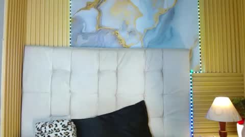 Snapshot of muriell303av chatting on December 14, 3:23 am muriell303av online show from December 14, 3:23 am