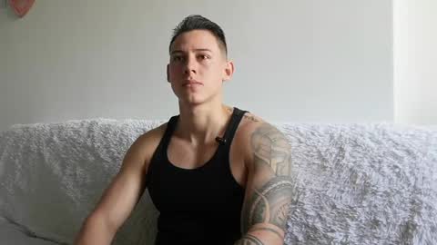 muscle_king_cum online show from May 16, 2:49 pm