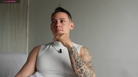 Snapshot of muscle_king_cum chatting on June 19, 1:15 pm muscle_king_cum online show from June 19, 1:15 pm