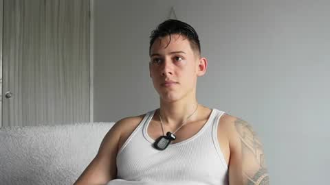 Snapshot of muscle_king_cum chatting on June 22, 2:03 pm muscle_king_cum online show from June 22, 2:03 pm