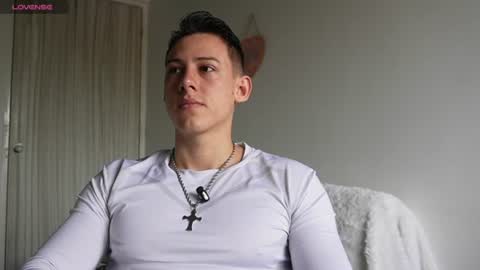 Snapshot of muscle_king_cum chatting on June 23, 1:20 pm muscle_king_cum online show from June 23, 1:20 pm