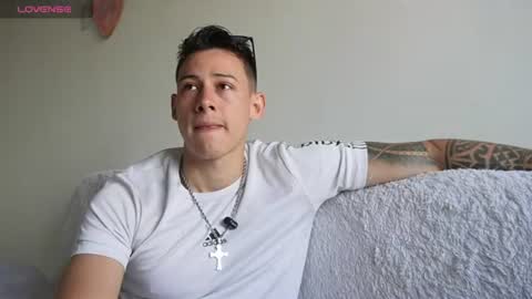 Snapshot of muscle_king_cum chatting on June 29, 1:33 pm muscle_king_cum online show from June 29, 1:33 pm