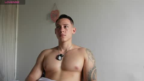 Snapshot of muscle_king_cum chatting on July 2, 3:07 pm muscle_king_cum online show from July 2, 3:07 pm